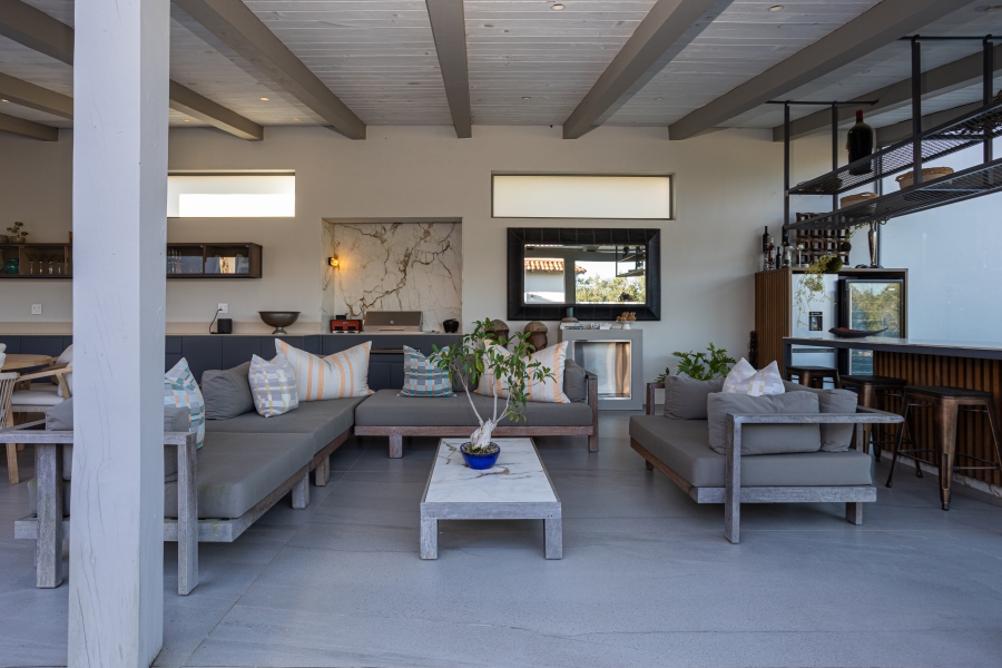 4 Bedroom Property for Sale in Winelands Western Cape